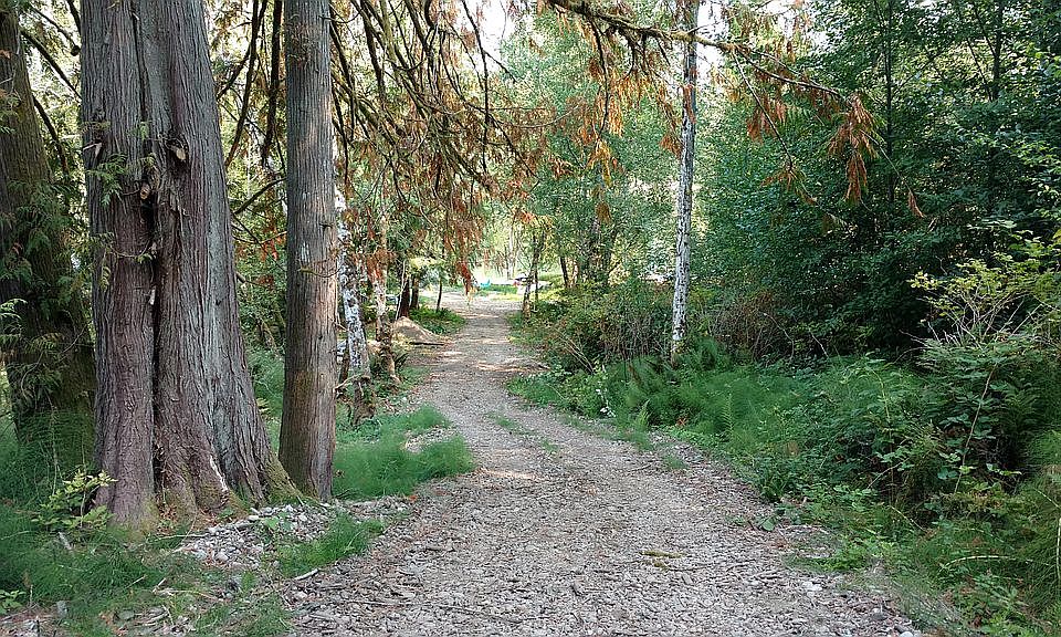 Private Rd Access to Beach