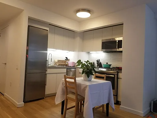 Rented by REAL New York | media 19