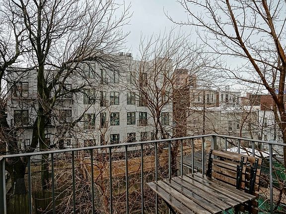 5th image of 144 Jefferson St #2R