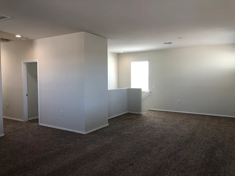3702 N 307th Dr — Photo 25