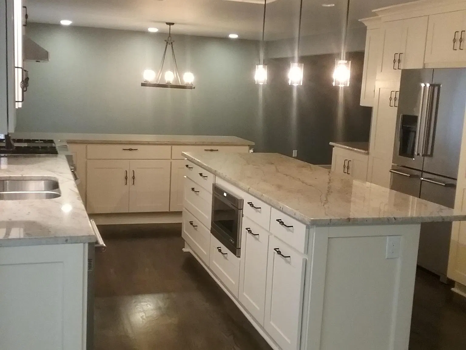 4 bed, 4100 sqft, $4,000 — Photo 2