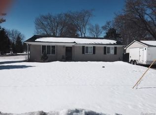 3468 Hope Lake Dr, Brighton, MI