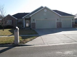 2301 Redhawk Ln, Salina, KS 67401