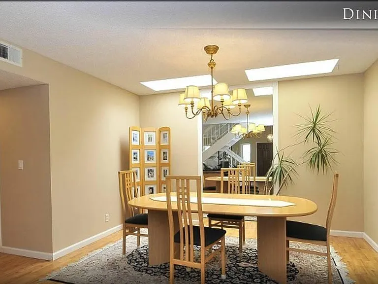 2398 Loment Ct — Photo 9