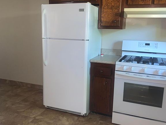 3rd image of 71 Seguine Pl Floor 2