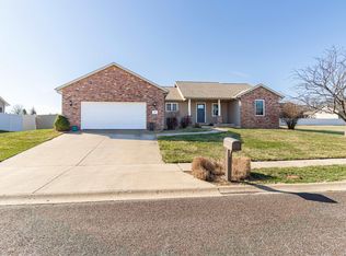 26 Osprey Ct, Pekin, IL