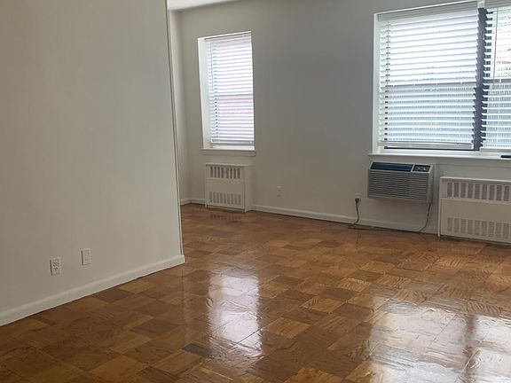 5th image of 793 McLean Ave APT 1A