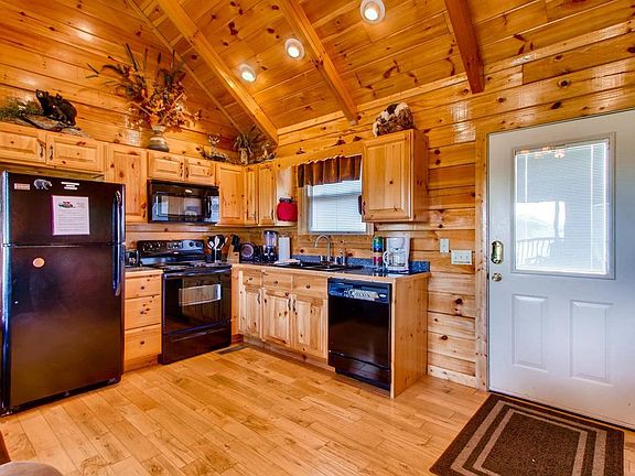 4th image of 4185 Chamberlain Ln