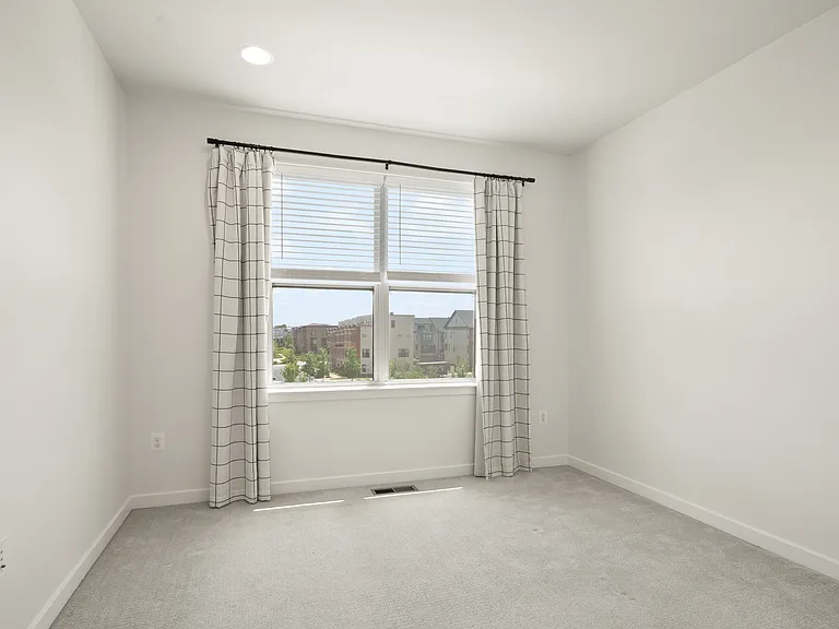42348 Zenith Ter — Photo 41