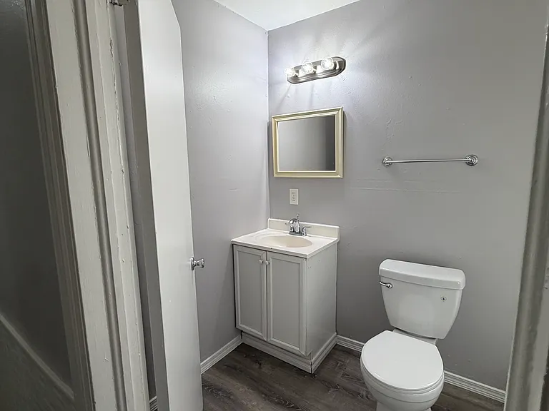 303 E Rose Dr — Photo 9