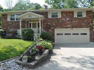 527 Maple Hill Dr, Dayton, OH 45449