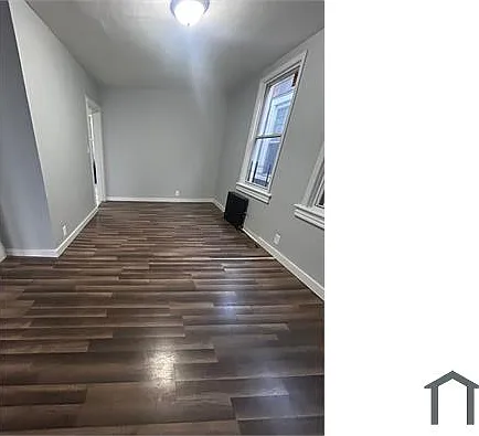 124 Oak St — Photo 5