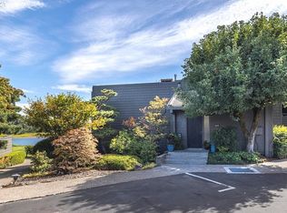 5810 S Riverpoint Ln, Portland, OR 97239