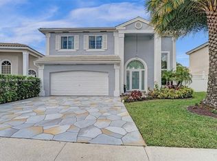 14061 Oak Ridge Dr, Davie, FL 33325