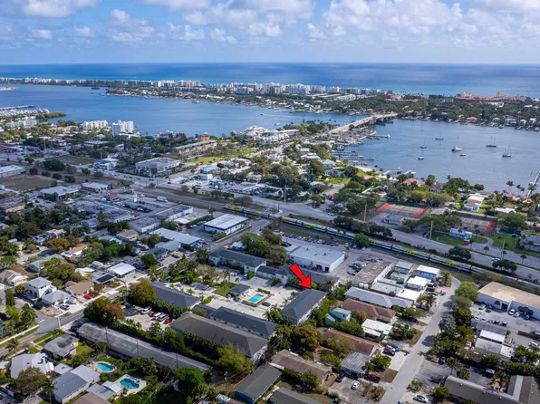 324 W Pine Street #11, Lantana, FL 33462