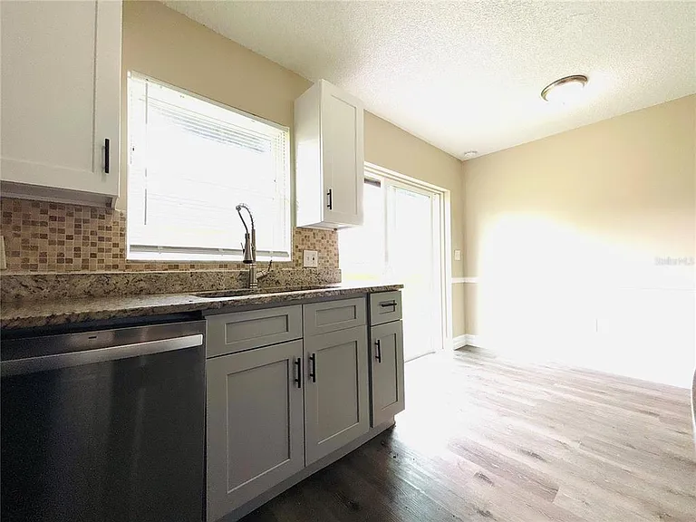 504 Blackbird Ln — Photo 27