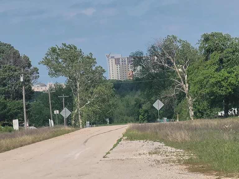 22995 US Highway 77 — Photo 2