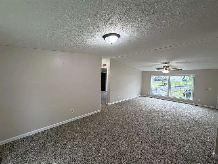 25 Donnelly Dr #43 — Photo 3
