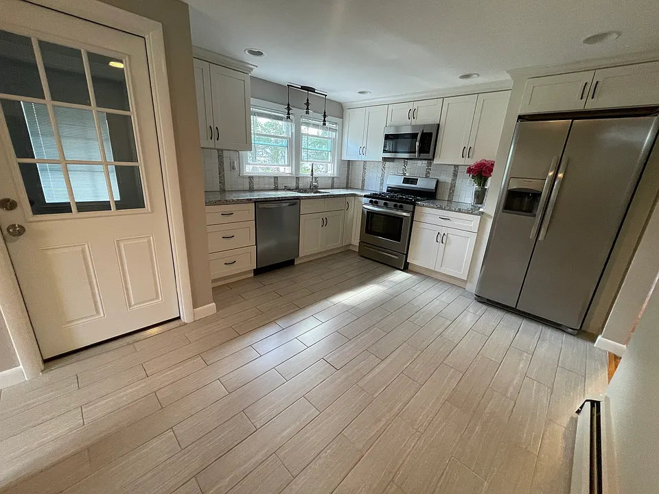 20 Maplewood St #2