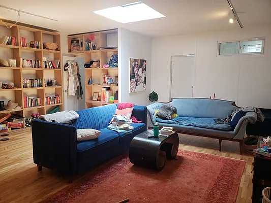 Rented by Lodger Corp | media 15