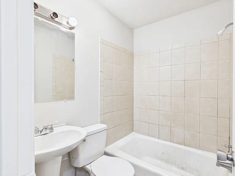 838 S Jones St #B — Photo 13