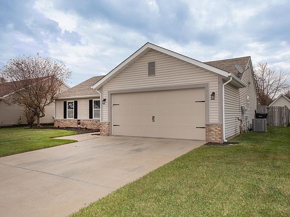 2nd image of 3141 Chelmsford Dr