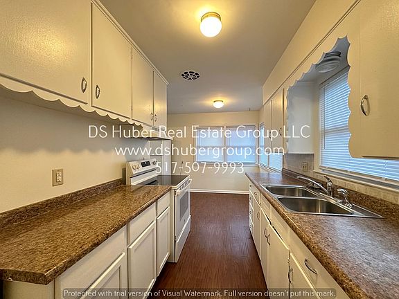 3rd image of 1100 E Malcolm X St #B