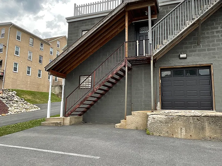 214 S Main St #B — Photo 23