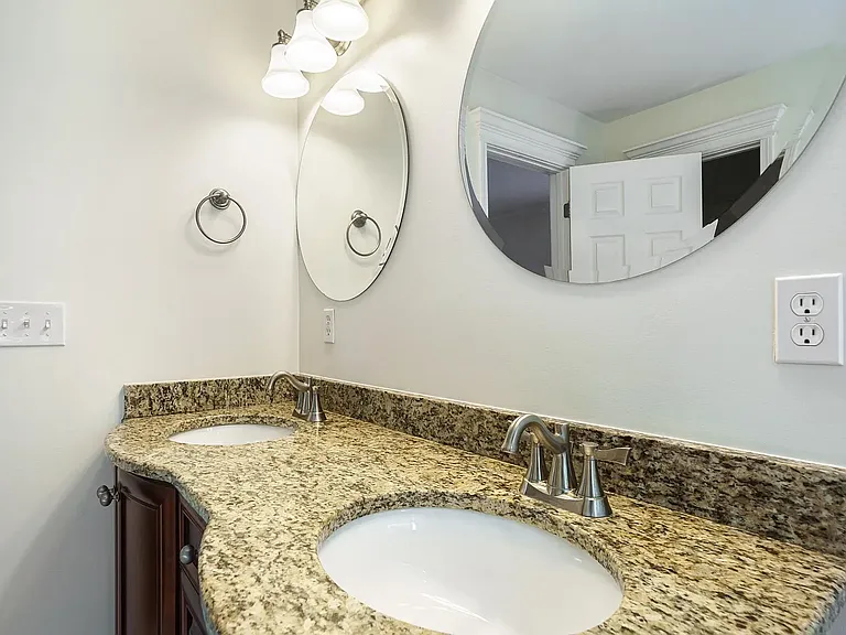 1253 Oak Grove Ave — Photo 27