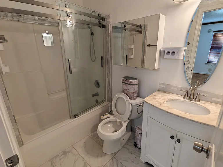 1819 Arlington Ave #1 — Photo 5