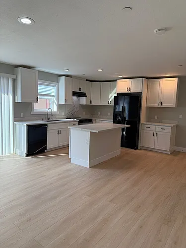 644 Green Street Photo 1