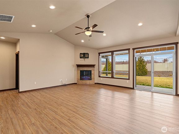 4th image of 755 S Perry Avenue