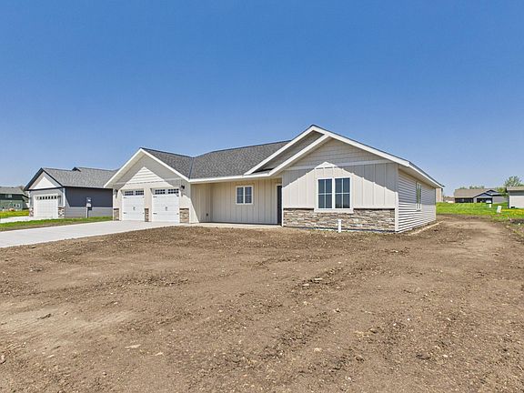 4th image of 315 11th St SE