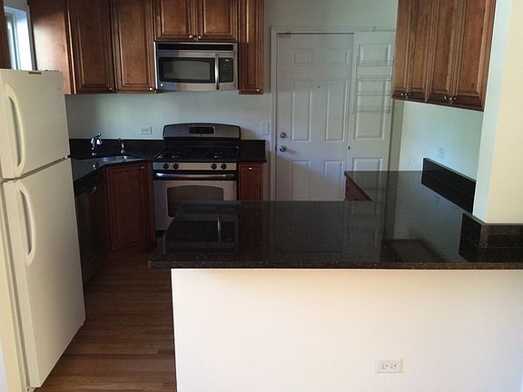 2nd image of 1540 W Chase Ave APT 1W
