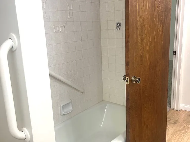 7905 Pembroke Ave — Photo 24