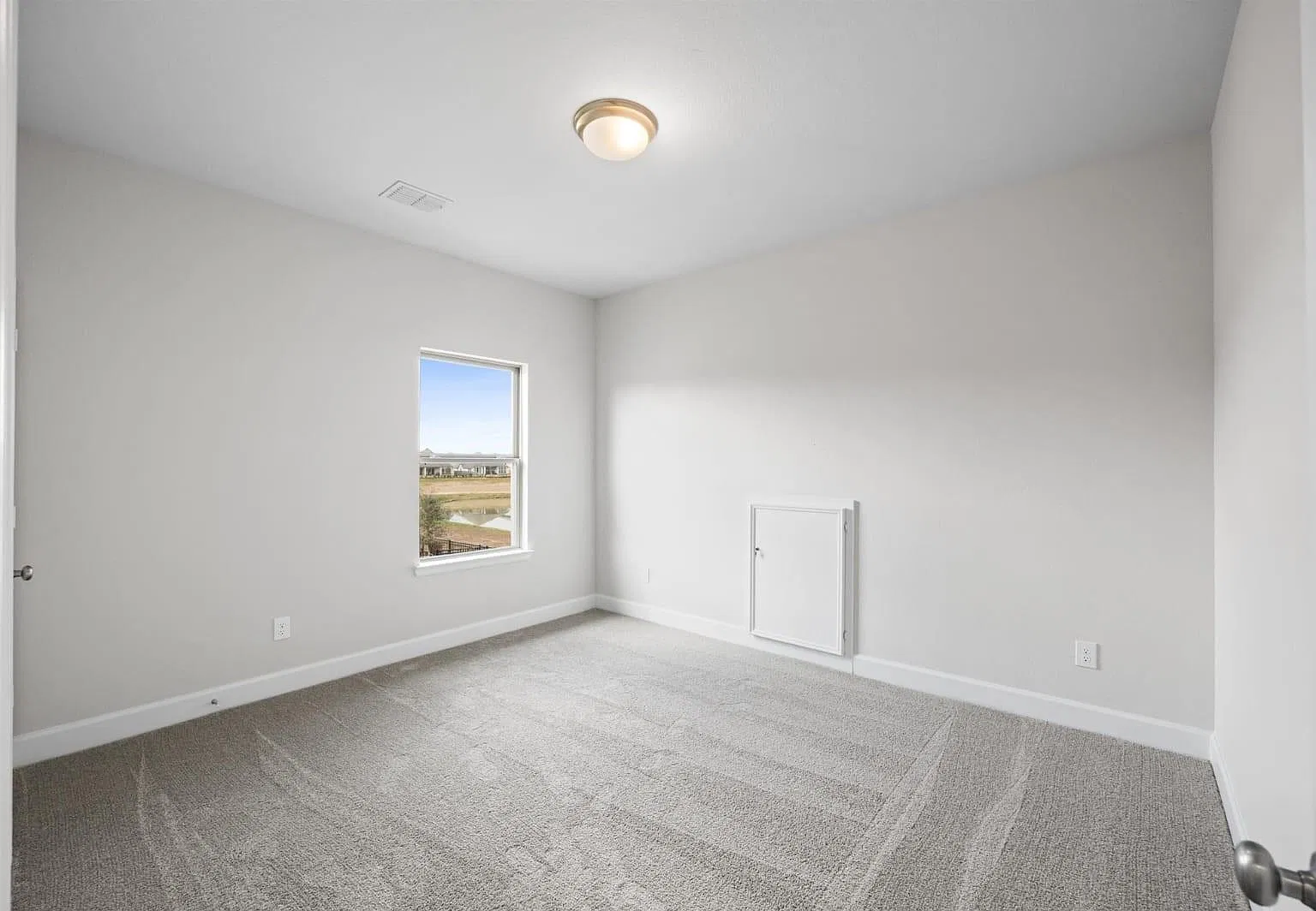 4 bed, 3.5 bath, 3209 sqft, $4,450 — Photo 3