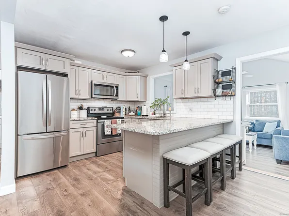 40 Tanglewood Lane, Voluntown, CT 06384