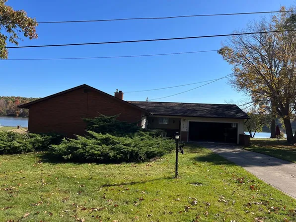 1845 Ferndale Dr, Hillsdale, MI 49242