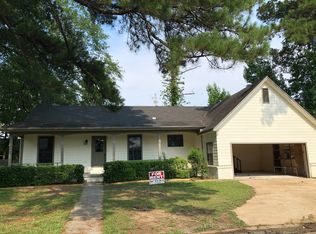 304 Holly Cv, Columbus, MS 39705