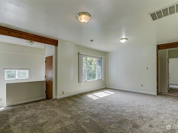 5th image of 2449 20th Avenue NW