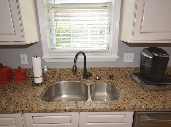 5th image of 410 Bakers Ferry Trl