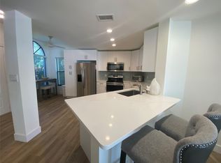 2286 Anchorage Ln APT A, Naples, FL 34104