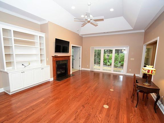 4th image of 198 Pink Dogwood Cir