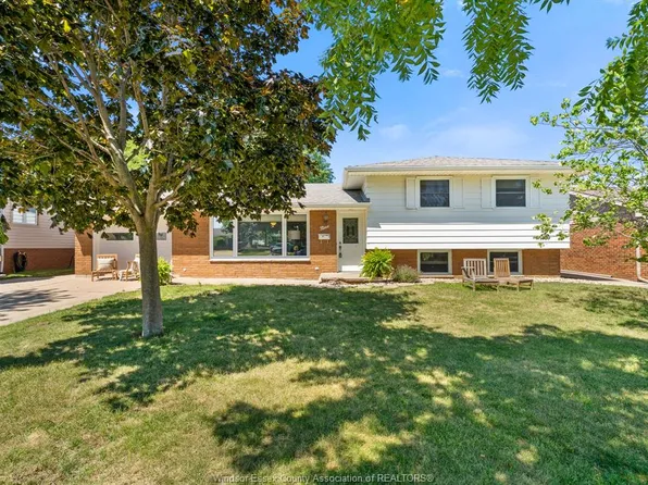9 Rickway Dr, Leamington, ON N8H 2M3