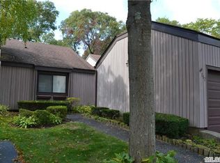 137 Strathmore Gate Dr, Stony Brook, NY 11790