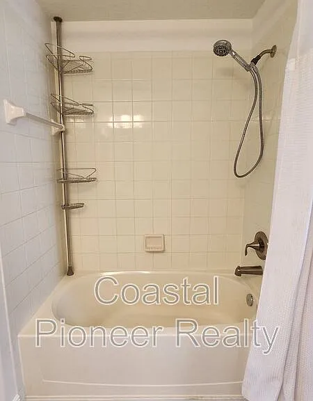 11404 Holmbridge Ln — Photo 39