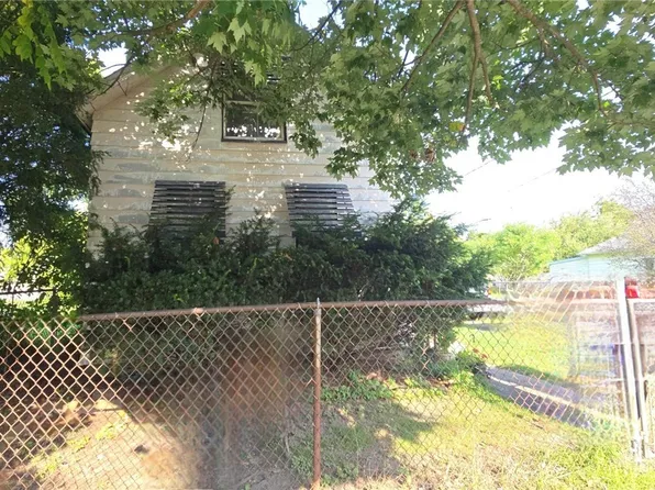 3221 W 56th St, Cleveland, OH 44102