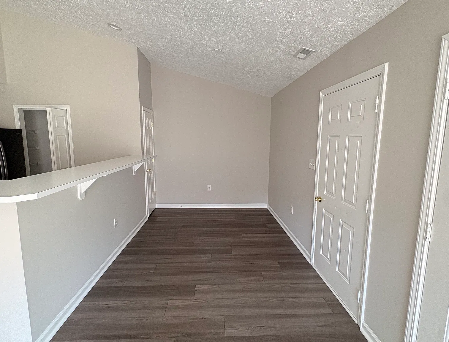 3 bed, 1200 sqft, $1,795 — Photo 4