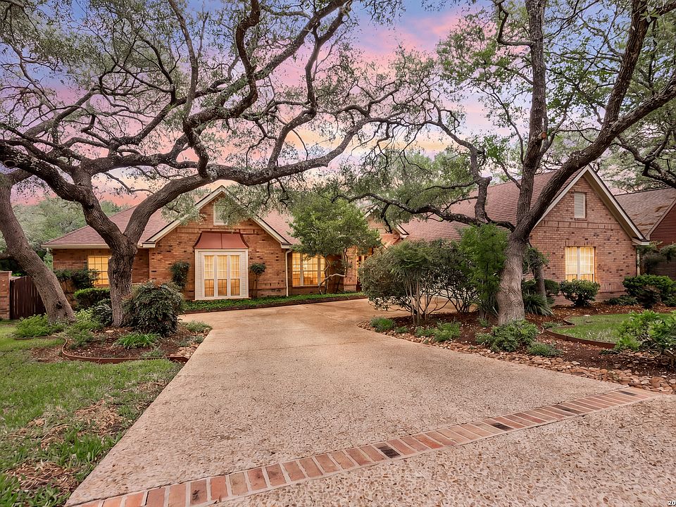 1st image of 35 Inwood Manor