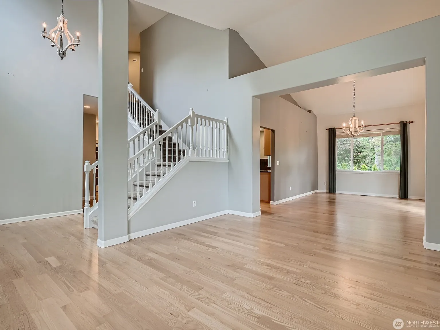 4 bed, 2770 sqft, $4,950 — Photo 4